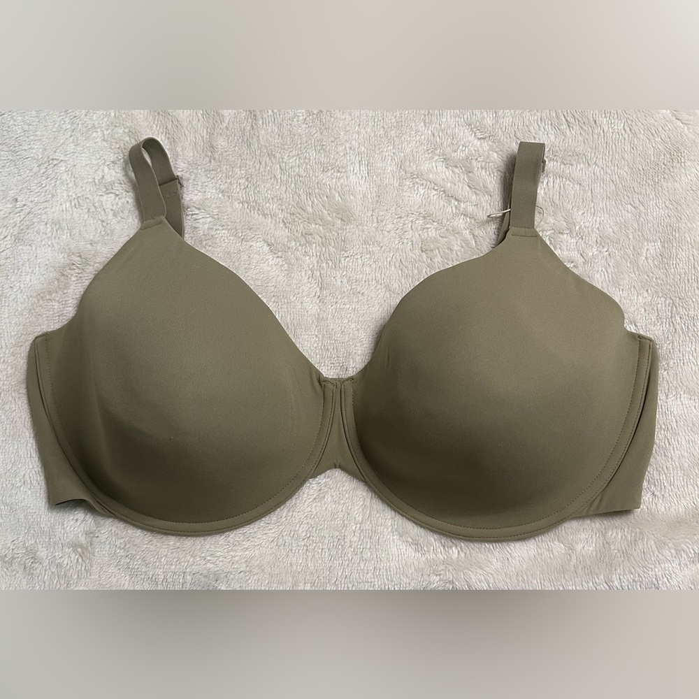 SKIMS Fits Everybody T-Shirt Demi Bra - Size 46DD